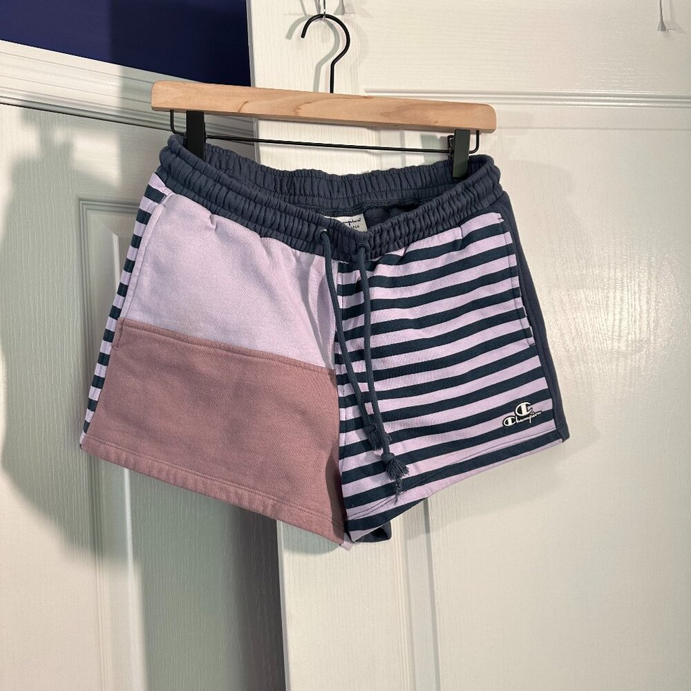 EUC - Women's Champion Classic Fleece Shorts - Size Medium